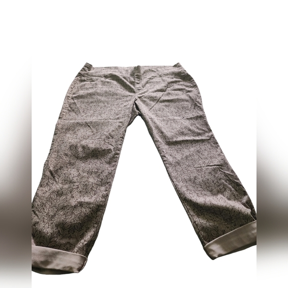 CJBanks Ladies Plus Size Pull-on Pants Cute Floral Leaf Pattern Sz 3x - Picture 1 of 5